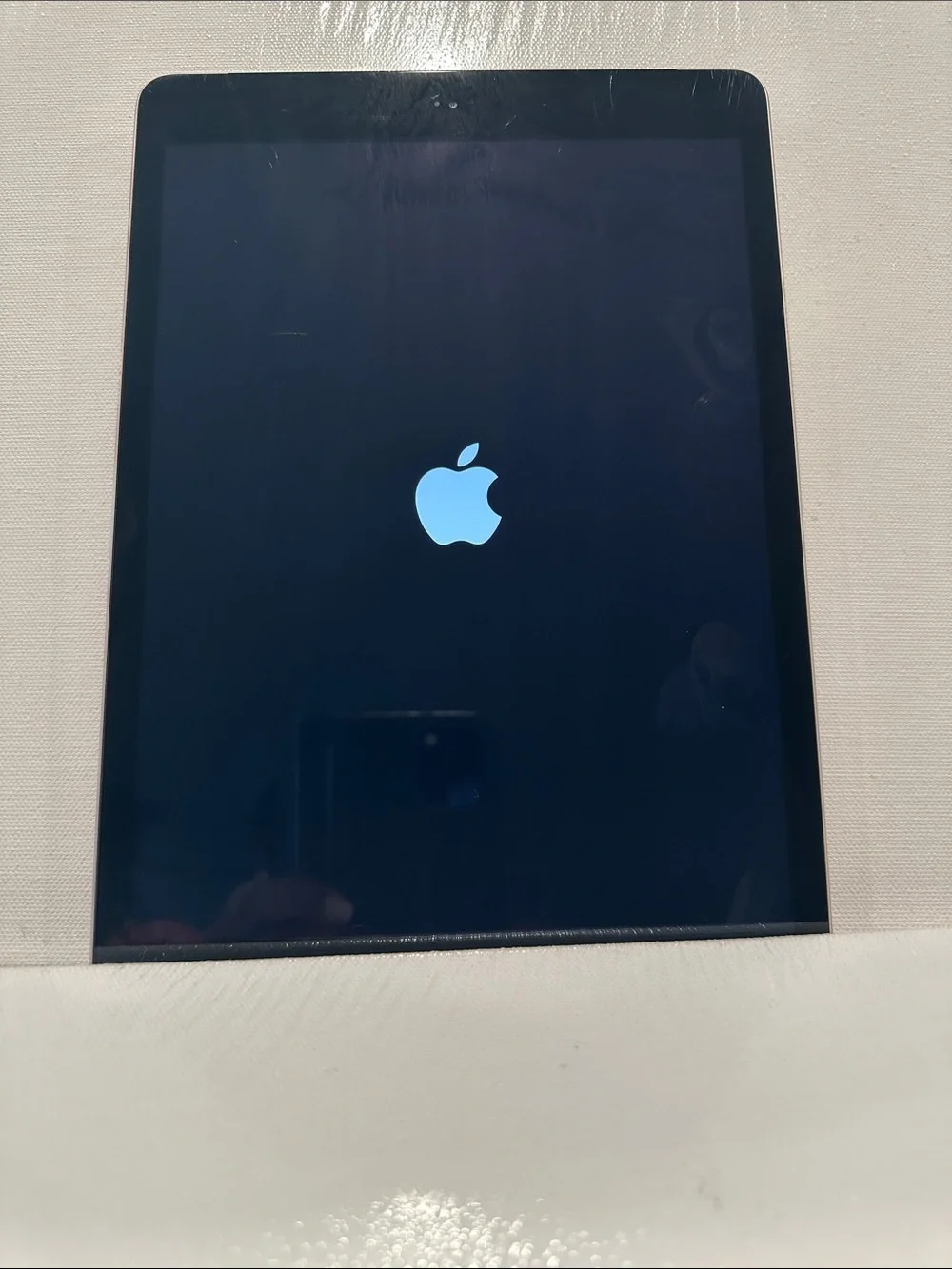 EUC Apple iPad 7th Gen Cellular A2200 32 GB Space Gray Unlocked 91% Battery Life